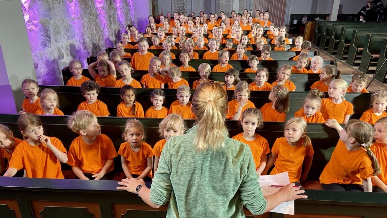 In Our Service - Musicalschule Ahrensburg behind the Scenes beim Videodreh