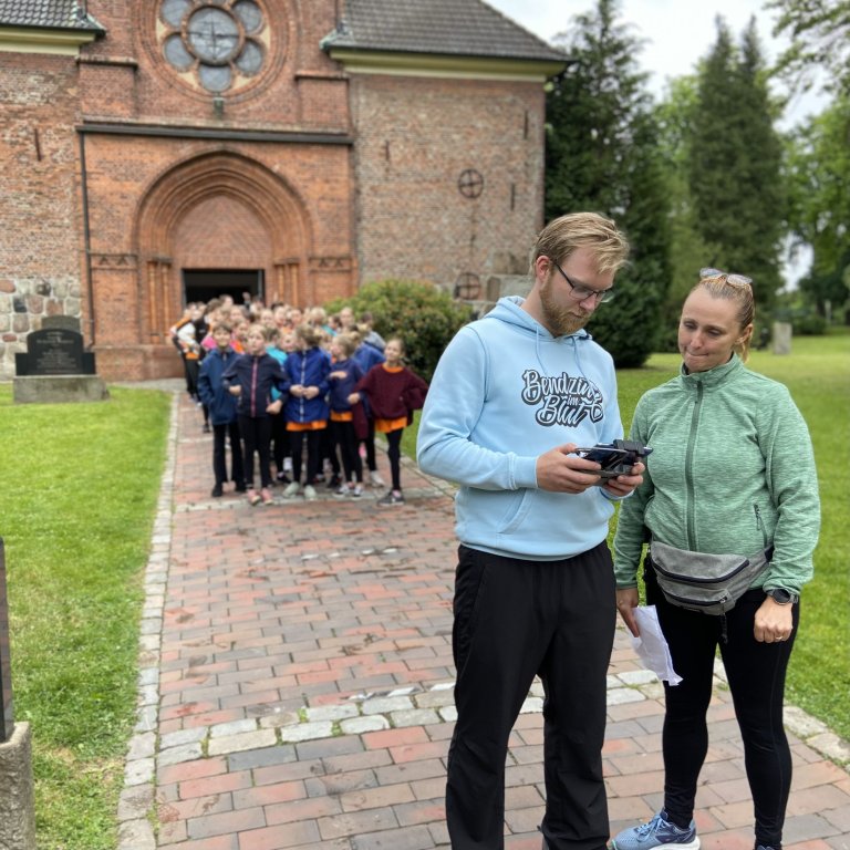In Our Service - Musicalschule Ahrensburg behind the Scenes beim Videodreh